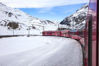 Bernina Express, İtalya ve İsviçre arasında demiryolu
