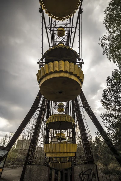 Ferris wheel in amusement park in Pripyat — Stock Photo, Image