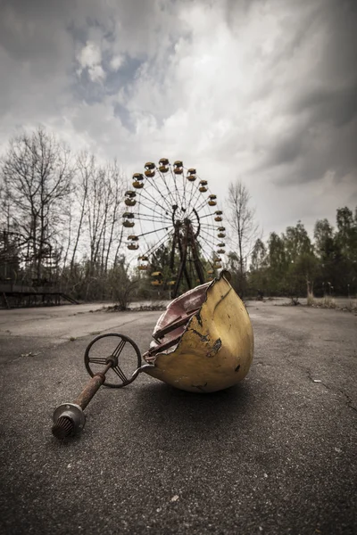 Ferris wheel in amusement park in Pripyat — Stock Photo, Image