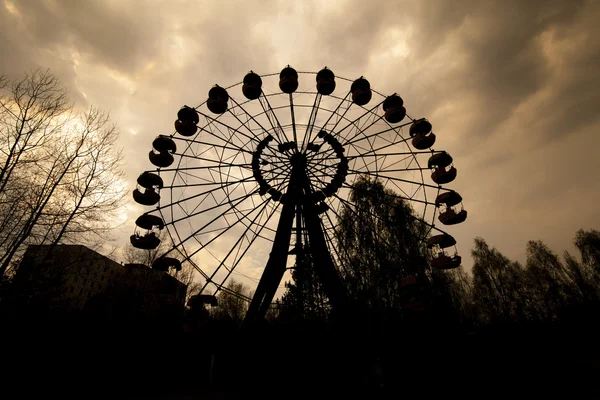 Ruota panoramica nel parco divertimenti di Pripyat — Foto Stock