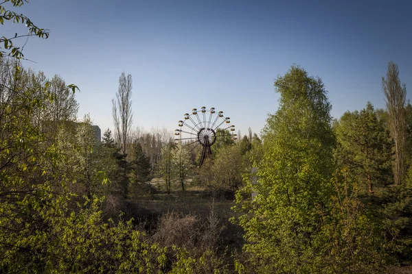 Rueda de la fortuna en el parque de atracciones en Pripyat — Foto de Stock