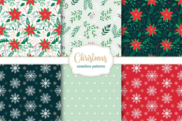 Conjunto de patrones sin costura de Navidad con ramas de poinsettia, hojas y bayas y copos de nieve. — Vector de stock
