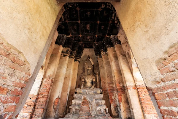 Άγαλμα του Βούδα στο Ayutthaya Ταϊλάνδη — Φωτογραφία Αρχείου