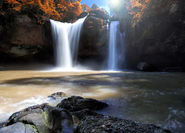 Haew Suwat waterfall, Thaiföld — Stock Fotó