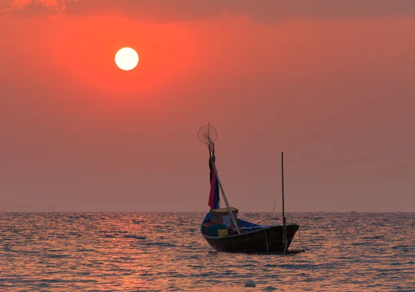 The fishing boat with a beautiful sunset, Thailand — Stock Photo, Image