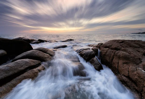 Moving cloud at stone beach, Thailand — Stock Photo, Image