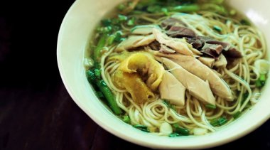 Çin erişte çorbası tavuk tarifi.