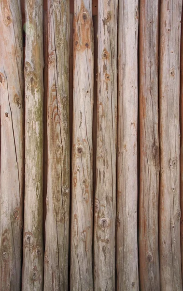 시골 집 배경의 나무로 되는 통나무 벽 — 스톡 사진