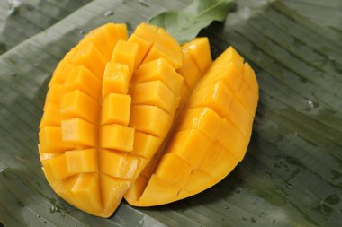 mango küp kesilmiş