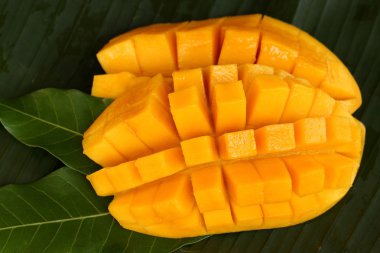 mango küp kesilmiş