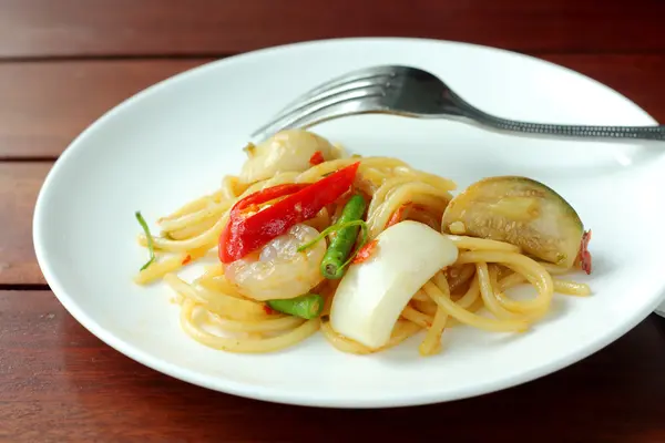 Spicy spaghetti with many kind of herbs. — Stock Photo, Image