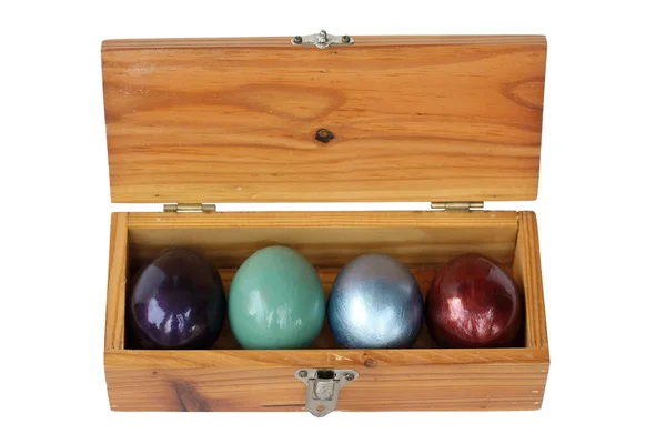 Happy easter. Colorful easter eggs in wood box on white backgrou — Stock Photo, Image