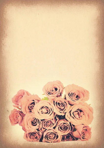 复古纸纹理，粉红玫瑰花束. — 图库照片