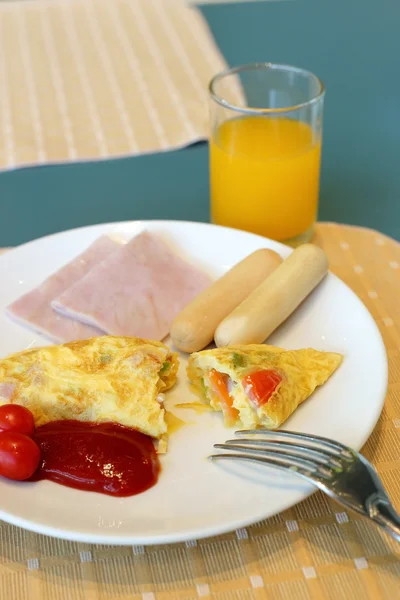 Conjunto de desayuno americano en la mesa . — Foto de Stock