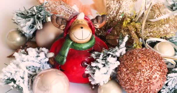 Altın Rengi Noel Mücevherleri Yılbaşı Oyuncakları Noel Ağacında Oyuncak Noel — Stok video