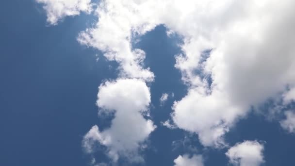 Ciel Bleu Nuages Blancs 360 Coups Feu Tourner Étourdissements — Video