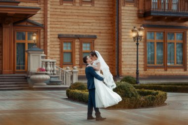 Çembere gelin damat