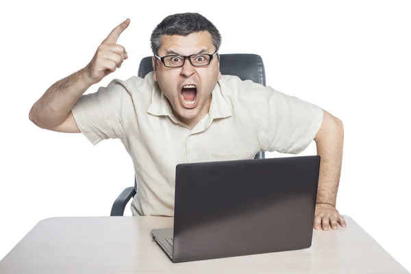 işadamı bağırır ve parmağını sallar