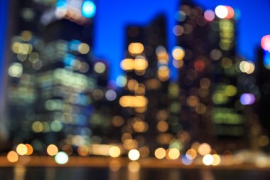 Işıklar bokeh arkaplanını bulanıklaştırdı.