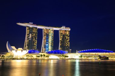 Singapur 'un gece manzarası