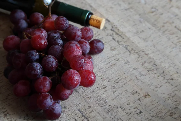 Vino y uva tinto — Foto de Stock