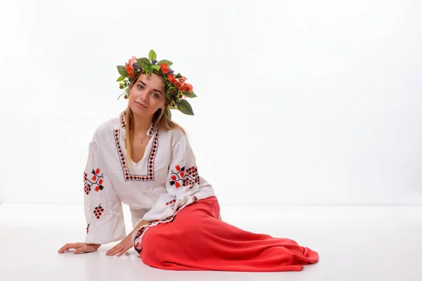 Young Beautiful Girl National Belarusian Costume — Stock Photo, Image