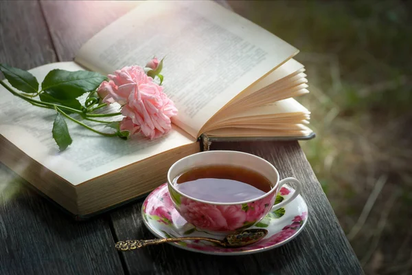 Still Life Hot Cup Tea Book Beautiful Bouquet Roses — Stock Photo, Image