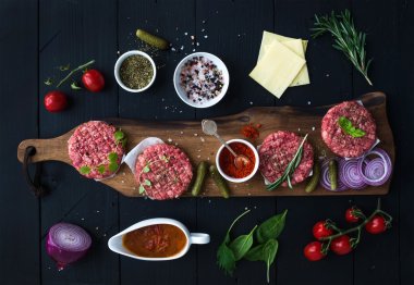 Hamburger yemek pişirmek için malzemeler
