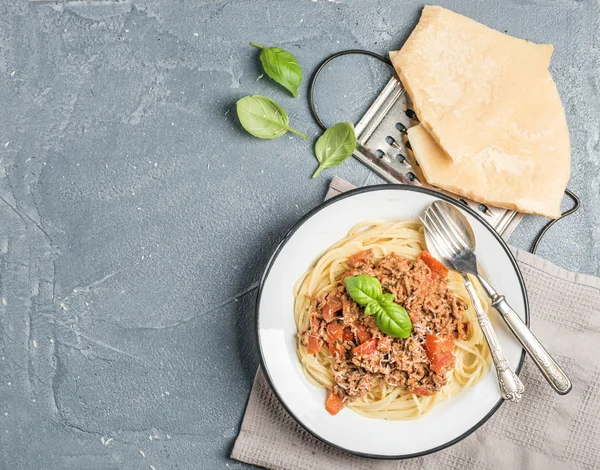 Spaghetti Bolognese im Blech — Stockfoto