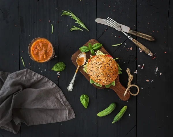 Fresh homemade burger — Stock Photo, Image