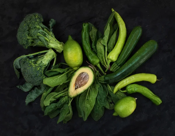 Ensemble de légumes verts crus — Photo