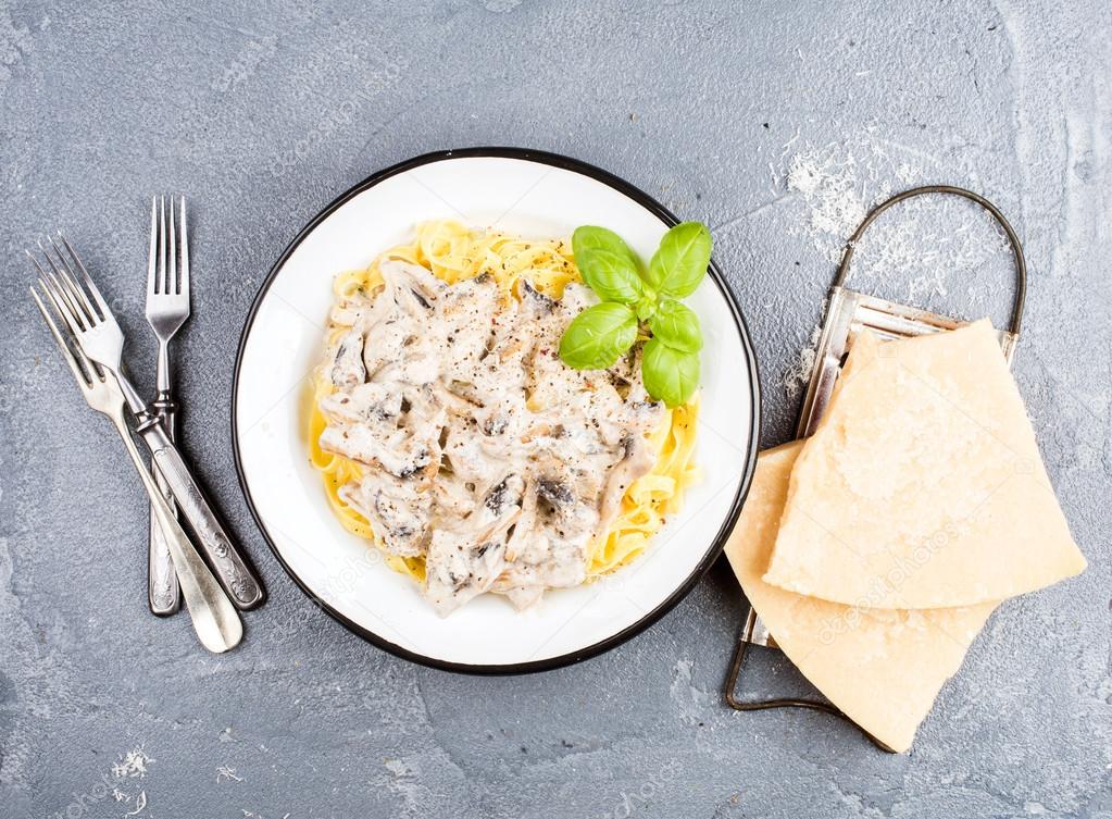 Tagliatelle pasta with mushrooms