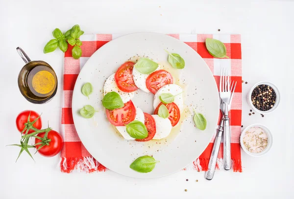 CLassic Italian Caprese salad — Stock Photo, Image