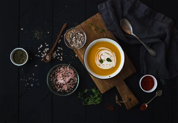 Pumpkin soup with cream — Stock Photo, Image