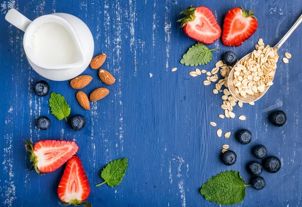 Healthy breakfast ingredients food frame — Stock Photo, Image