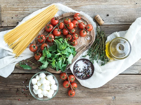 Ingredientes para cocinar pasta —  Fotos de Stock