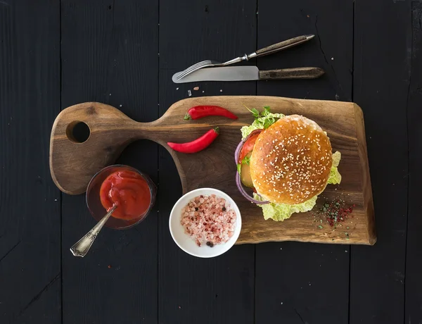 Taze ev yapımı hamburger 