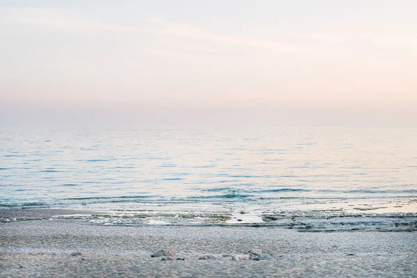 Huzurlu sakin bir deniz mahalline — Stok fotoğraf