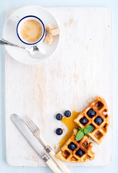 Espresso coffee cup with waffles — Stock Photo, Image