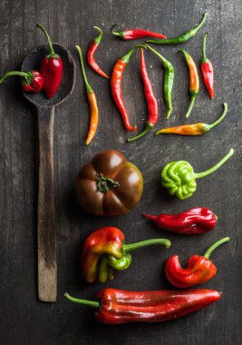 Kırmızı ve yeşil sebzeler 