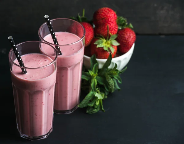 Stroberi dan permen smoothie — Stok Foto