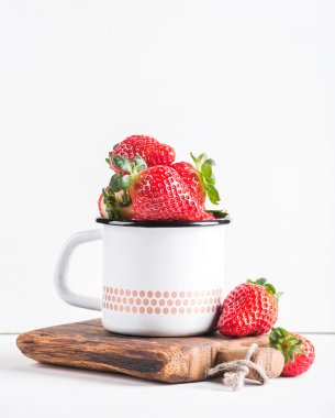 taze olgun kırmızı çilek