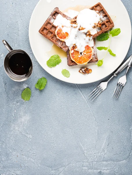 Belgian soft waffles with blood orange — Stock Photo, Image