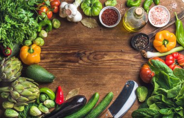 Sağlıklı yemek ve salata ile yapmak için taze hammaddelerini alanı Kopyala