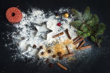 Pişmiş Noel tatil geleneksel gingerbread çerezleri 