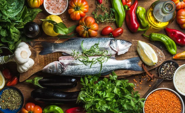 Pescado de mar crudo sin cocer —  Fotos de Stock