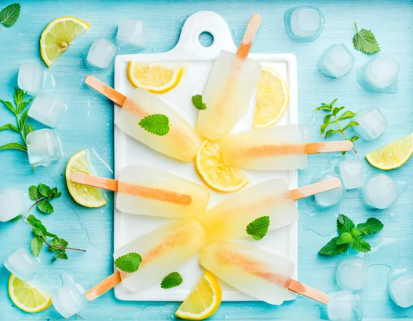 Ghiaccioli alla limonata fatti in casa — Foto Stock