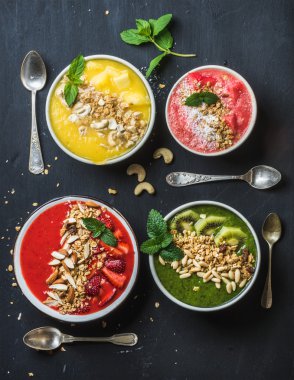 Sağlıklı yaz kahvaltı konsepti