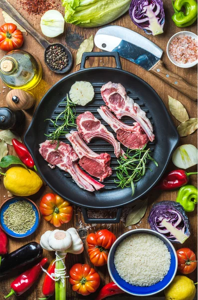Ingrédients pour cuisiner un dîner de viande sain — Photo