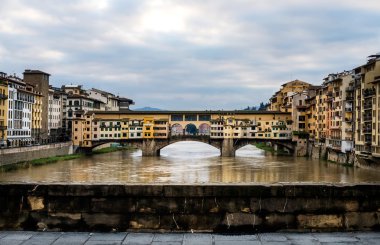 Eski Ponte Vecchio Köprüsü 